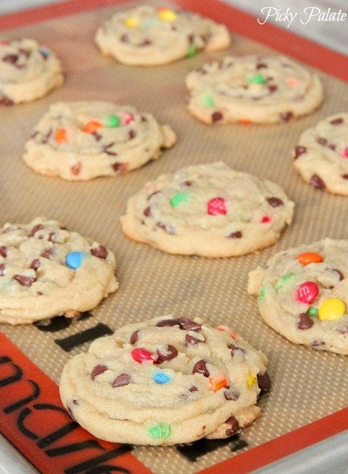 How To Make Perfect M and M Cookies by Picky Palate www.picky-palate.com