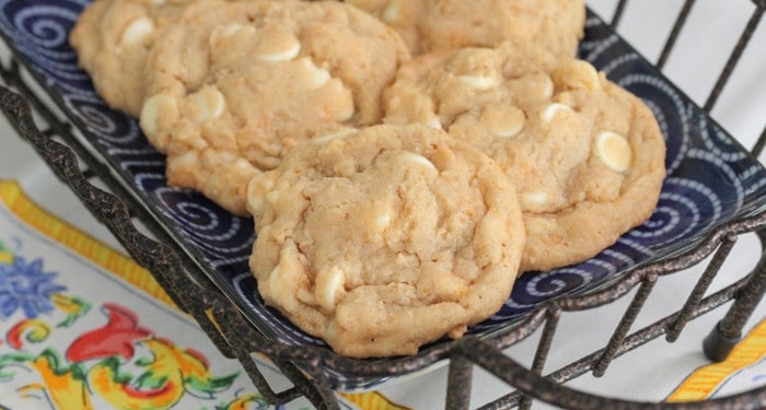 Frosted Flakes White Chip Cookies-45