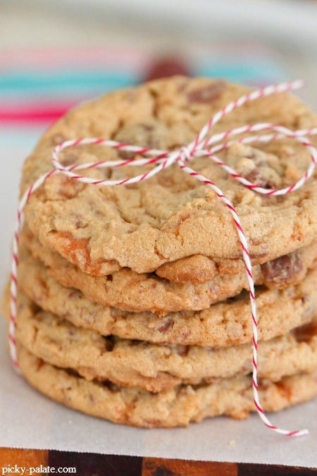 Restes de recettes de bonbons d'Halloween Butterfinger-Peanut-Butter-Chocolate-Chunk-Cookies-6