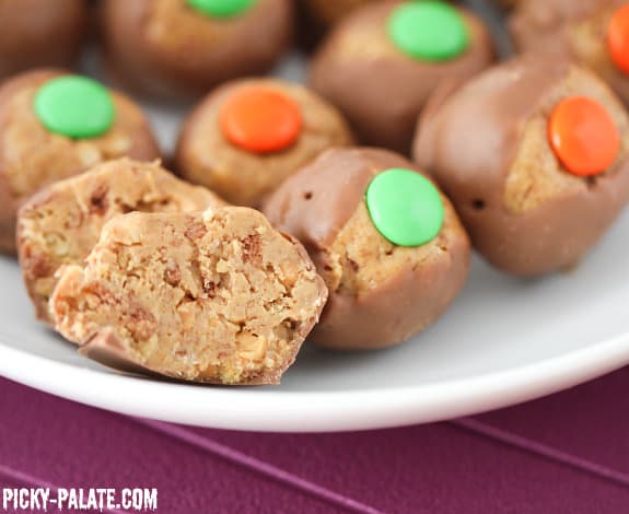 Reeses Puffs Crunch Monster Eyeballs with oats and crunchy peanut butter.