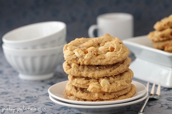 https://picky-palate.com/wp-content/uploads/2011/02/Double-White-Chocolate-Peanut-Butter-Pretzel-Cookies-6.jpg