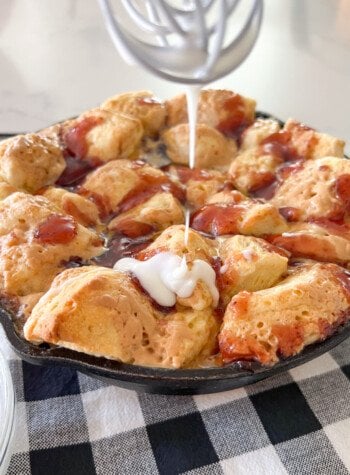 drizzling icing over easy monkey bread recipe