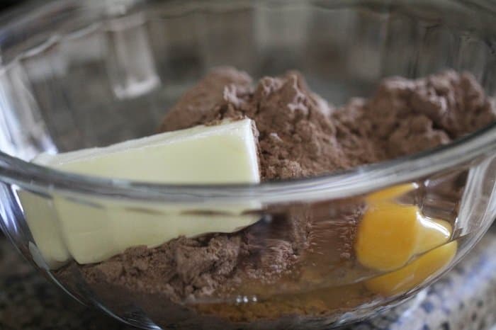  Biscuits gluants et barres de gâteau à la double crème au chocolat 