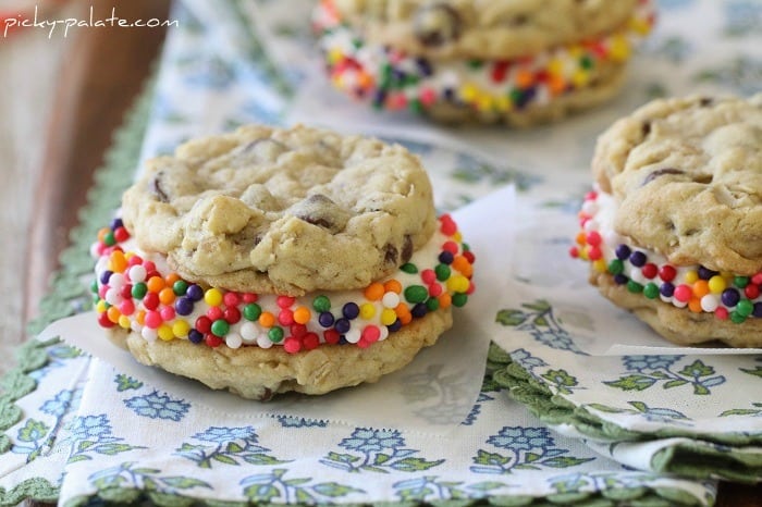 Image of Chocolate Chip Oatmeal Cookie Sandwiches