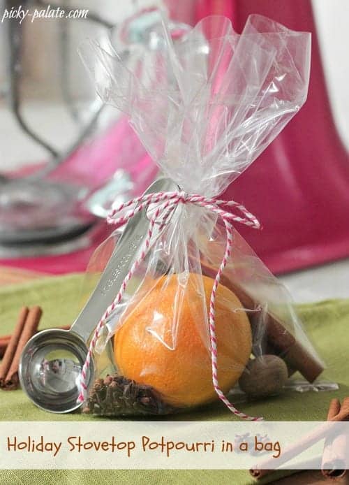 Holiday Stovetop Potpourri - Christmas Gifts For Neighbors!