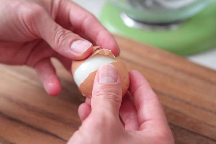 peeling hard boiled egg