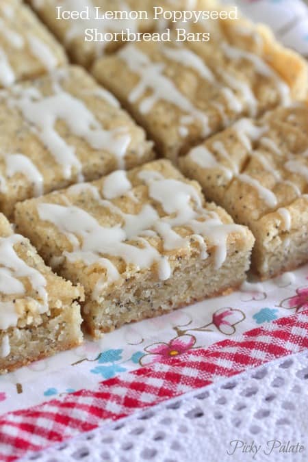 Barras de shortbread helado de semilla de amapola 