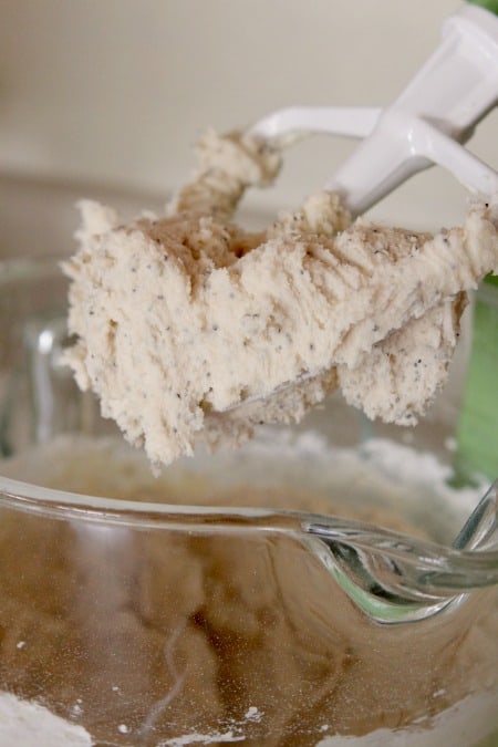 Barras de shortbread helado de semilla de amapola 