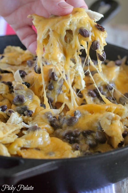 https://picky-palate.com/wp-content/uploads/2014/06/Skillet-Nachos-with-Spicy-Salsa-Verde-Chicken-17t.jpg