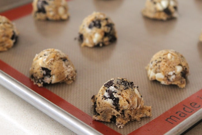 Cookies and Cream Cookies