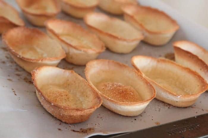 Garlic Toasted Spaghetti Boats