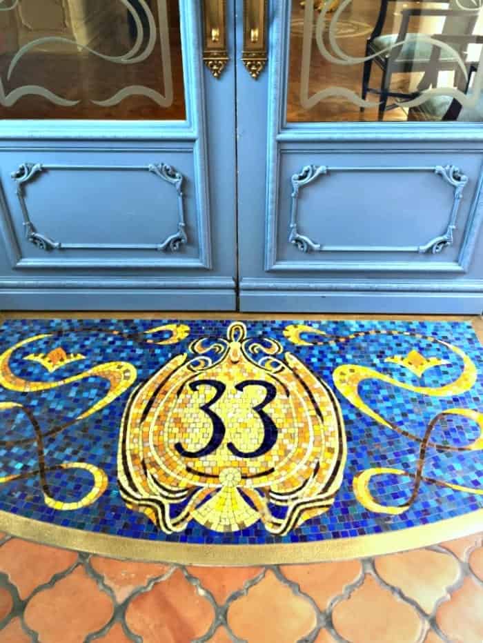 33 Disneyland