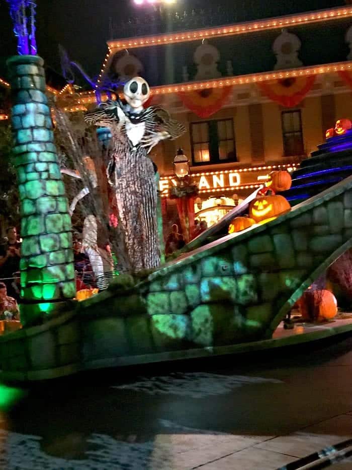 Tips For Mickey's Halloween Party Disneyland Park