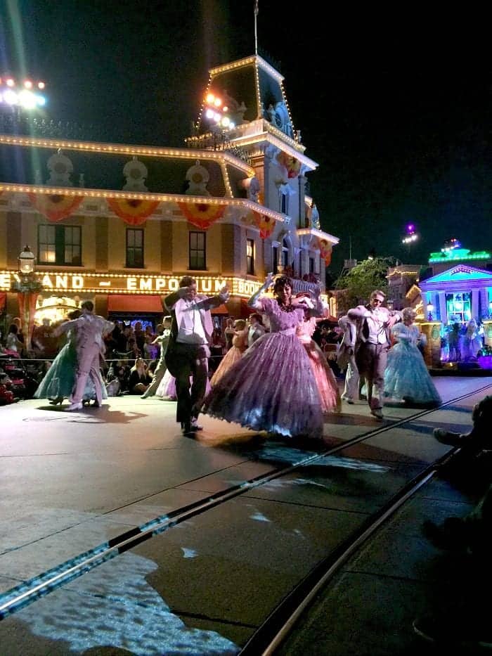 Tips For Mickey's Halloween Party Disneyland Park