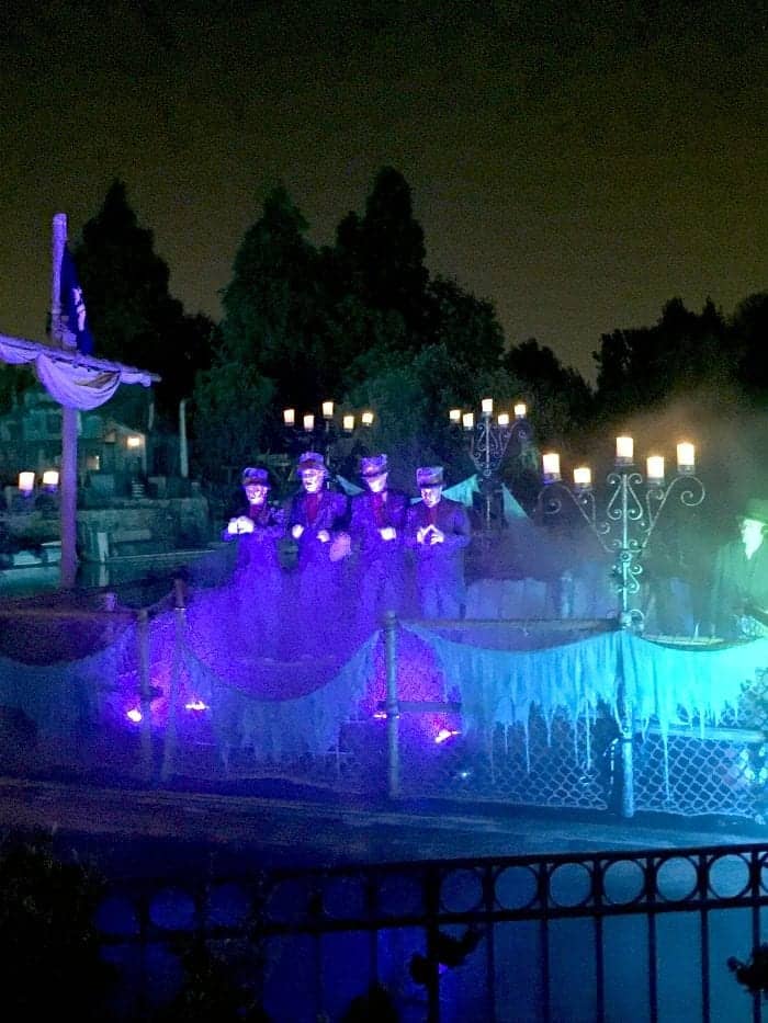 Tips For Mickey's Halloween Party Disneyland Park