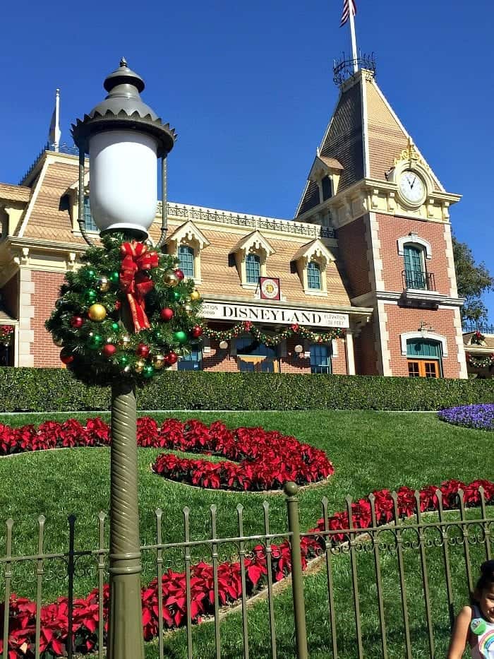 The Best Christmas Treats at Disneyland Park