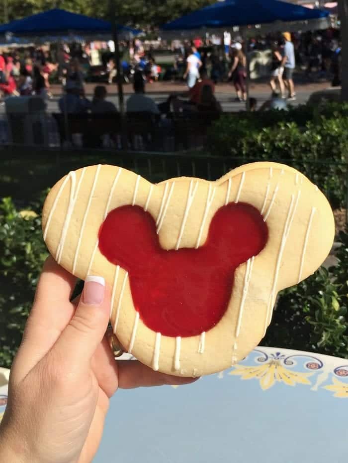 The Best Christmas Treats at Disneyland Park