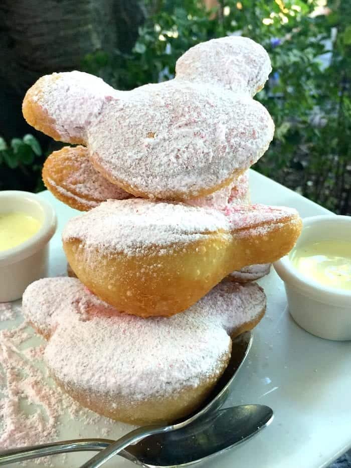 The Best Christmas Treats at Disneyland Park