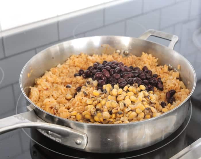 Poêlée de riz au poulet et tacos