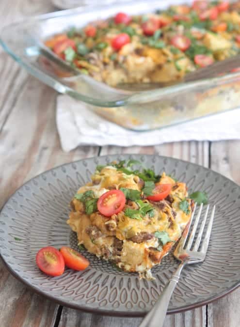 Casserole de petit-déjeuner mexicain de nuit