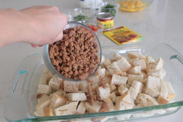 Casserole de petit-déjeuner mexicaine de nuit