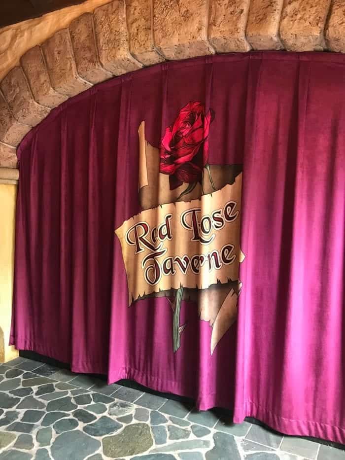 Red Rose Taverne Disneyland Park