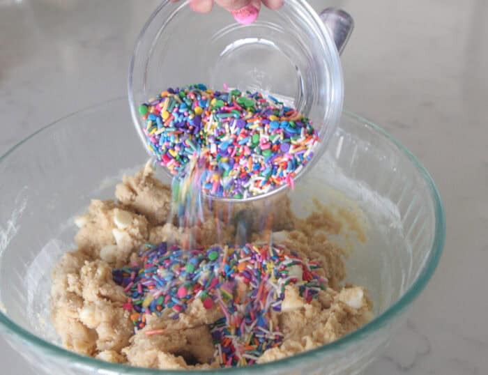 adding sprinkles to funfetti cookie dough