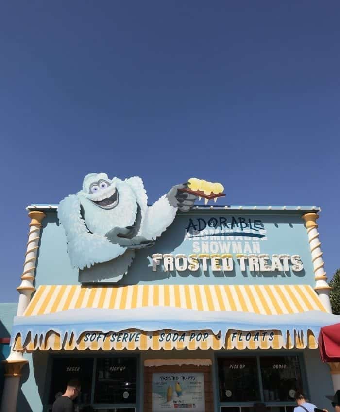 Review! Adorable Snowman Frosted Treats on Pixar Pier at Disney California  Adventure