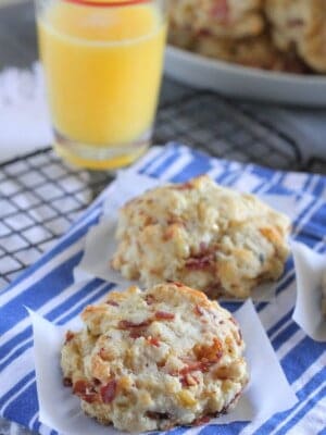 cheesy biscuits on serving napkin