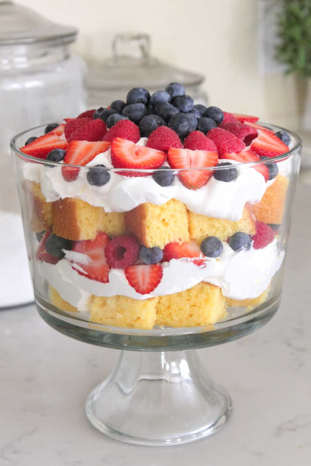 layering trifle recipe with whipped cream