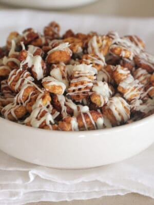 churro snack mix in serving bowl