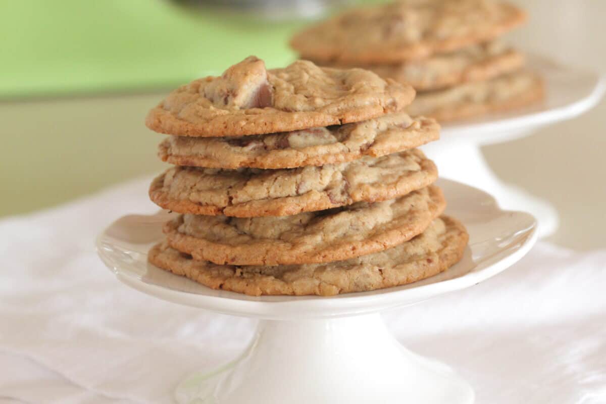 oatmeal cookies stacked on cake stand