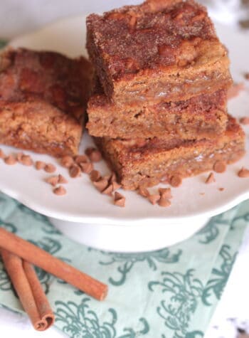 cinnamon cookies cut into squares on cake stand