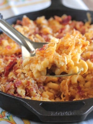 baked mac and cheese in skillet