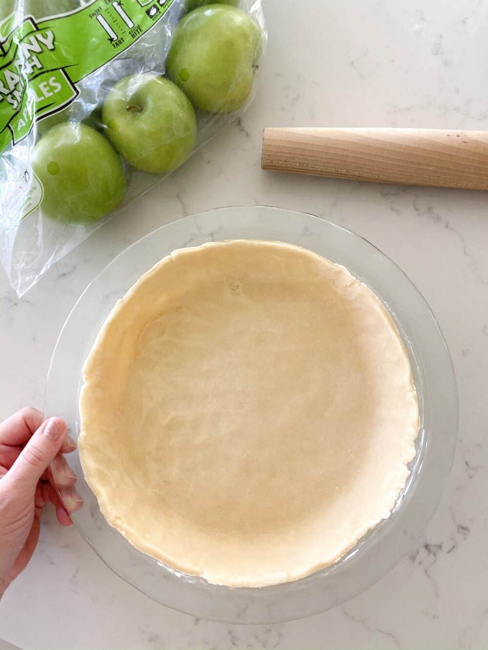 preparing homemade apple pie