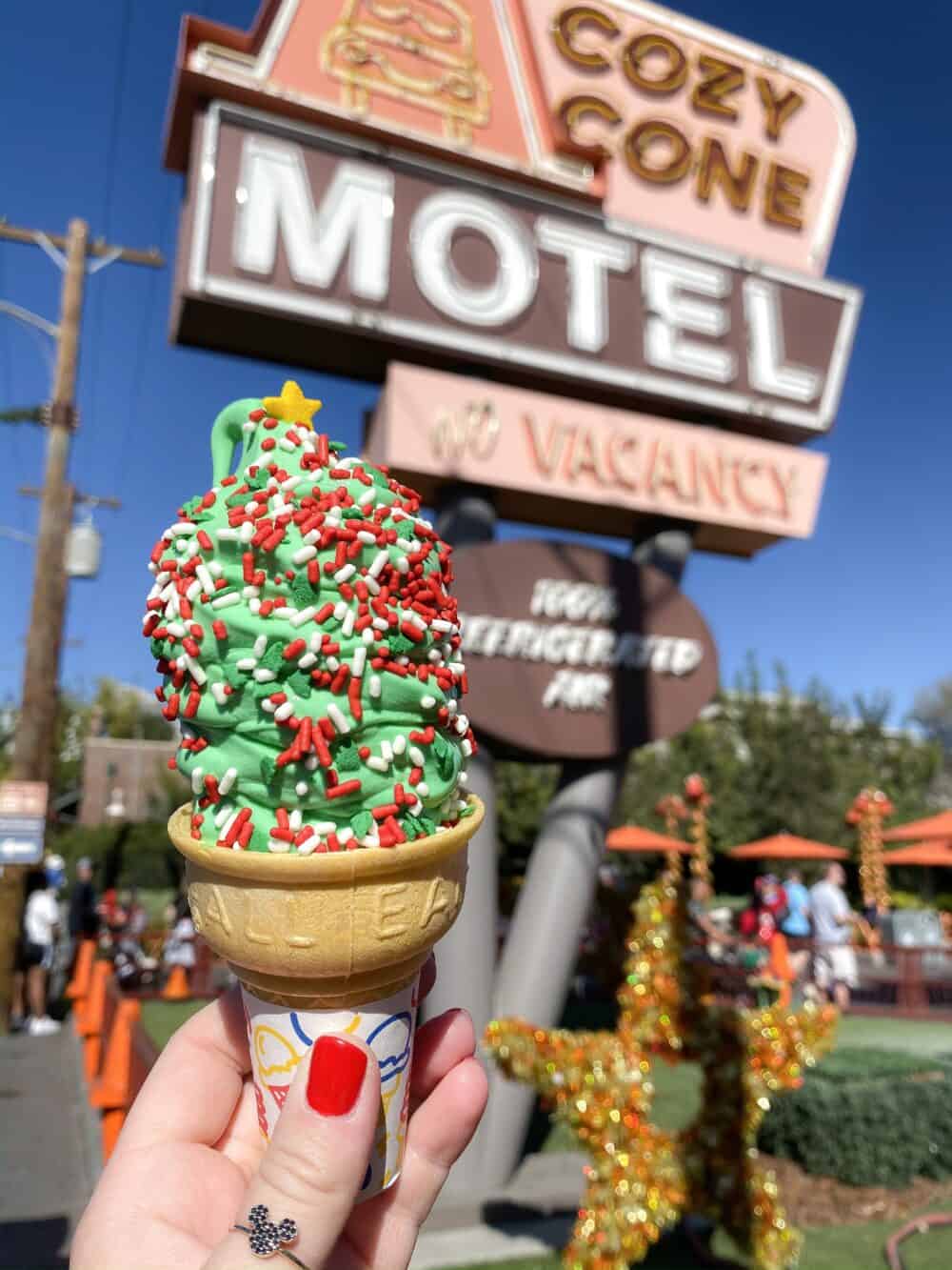 The Best Christmas Food at Disneyland in 2019 | Picky Palate