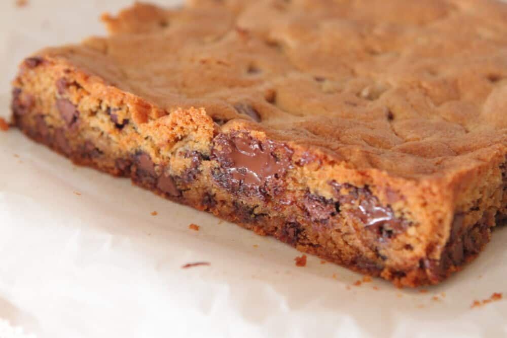 baked cookie bars