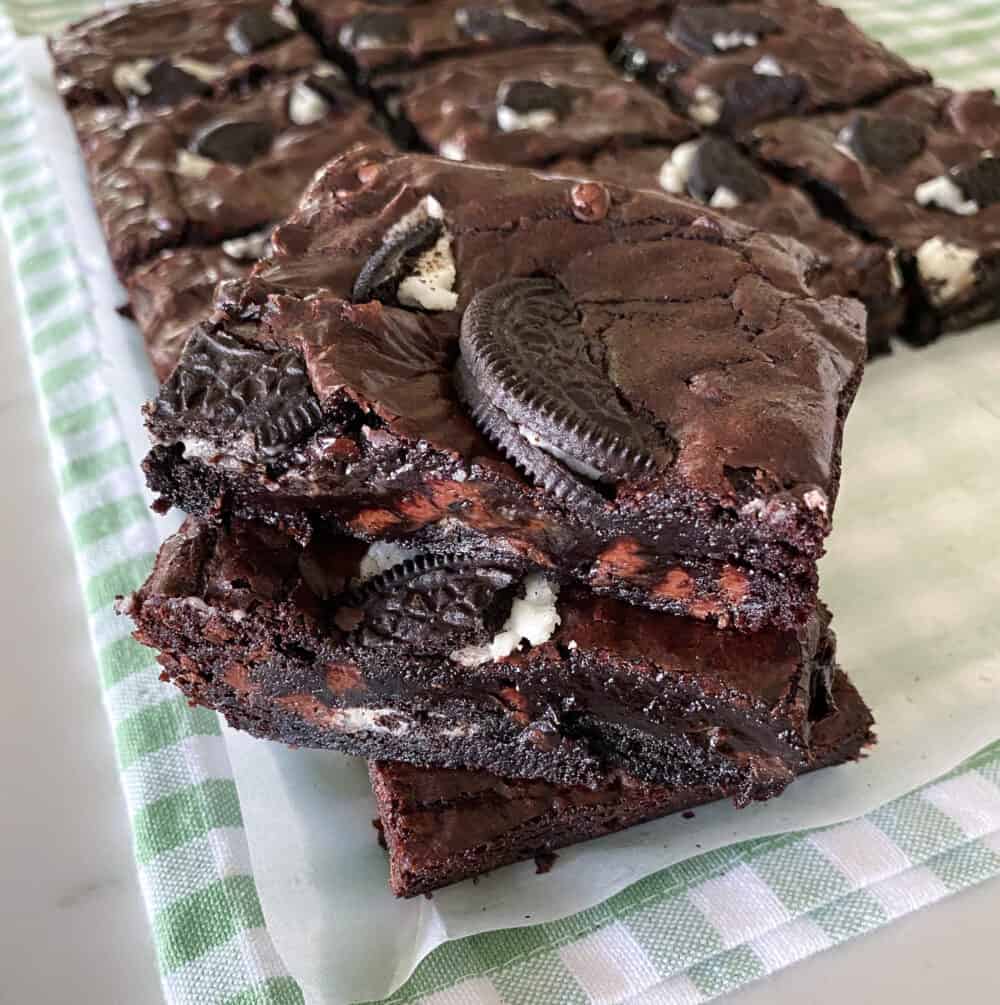 oreo brownies cut into squares