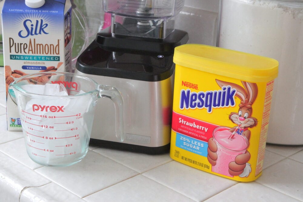 ingredients for strawberry milk