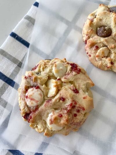 white chocolate chip cookies