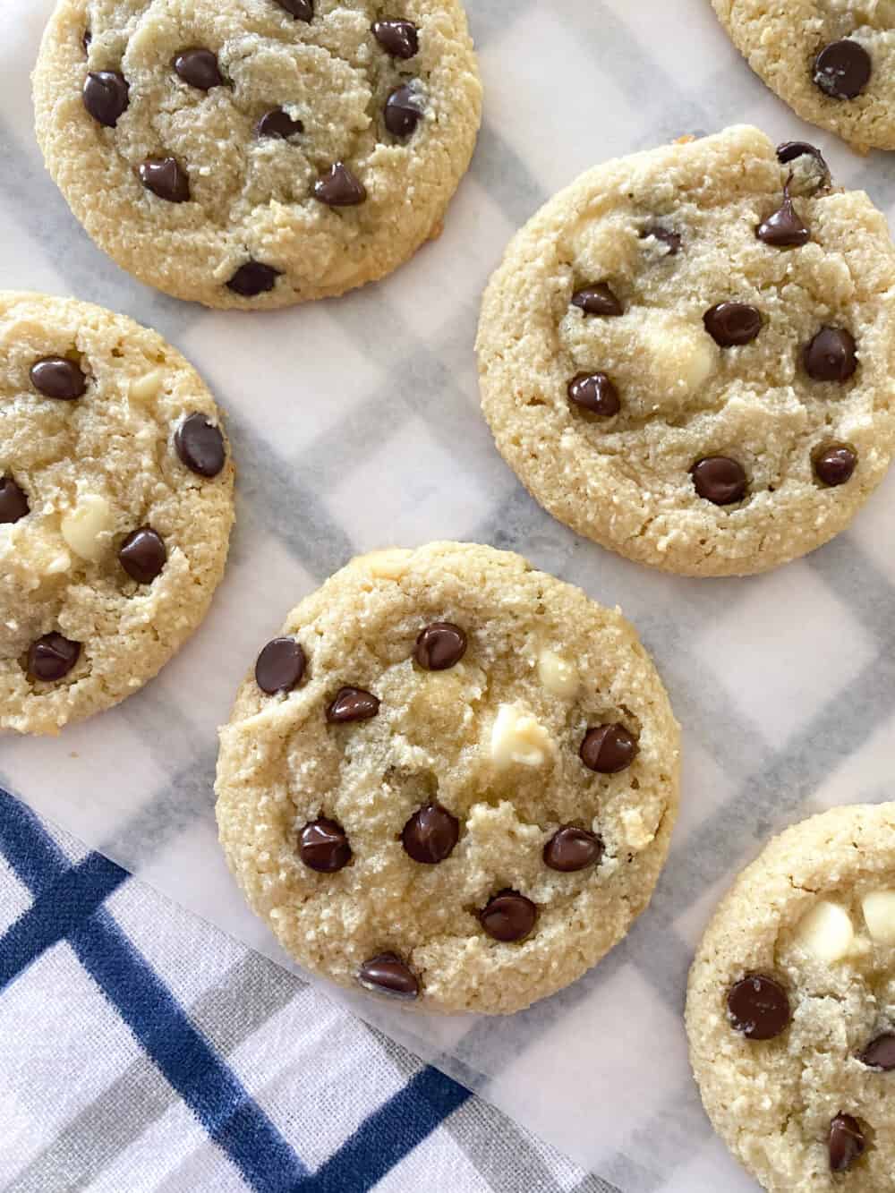 baked keto chocolate chip cookies