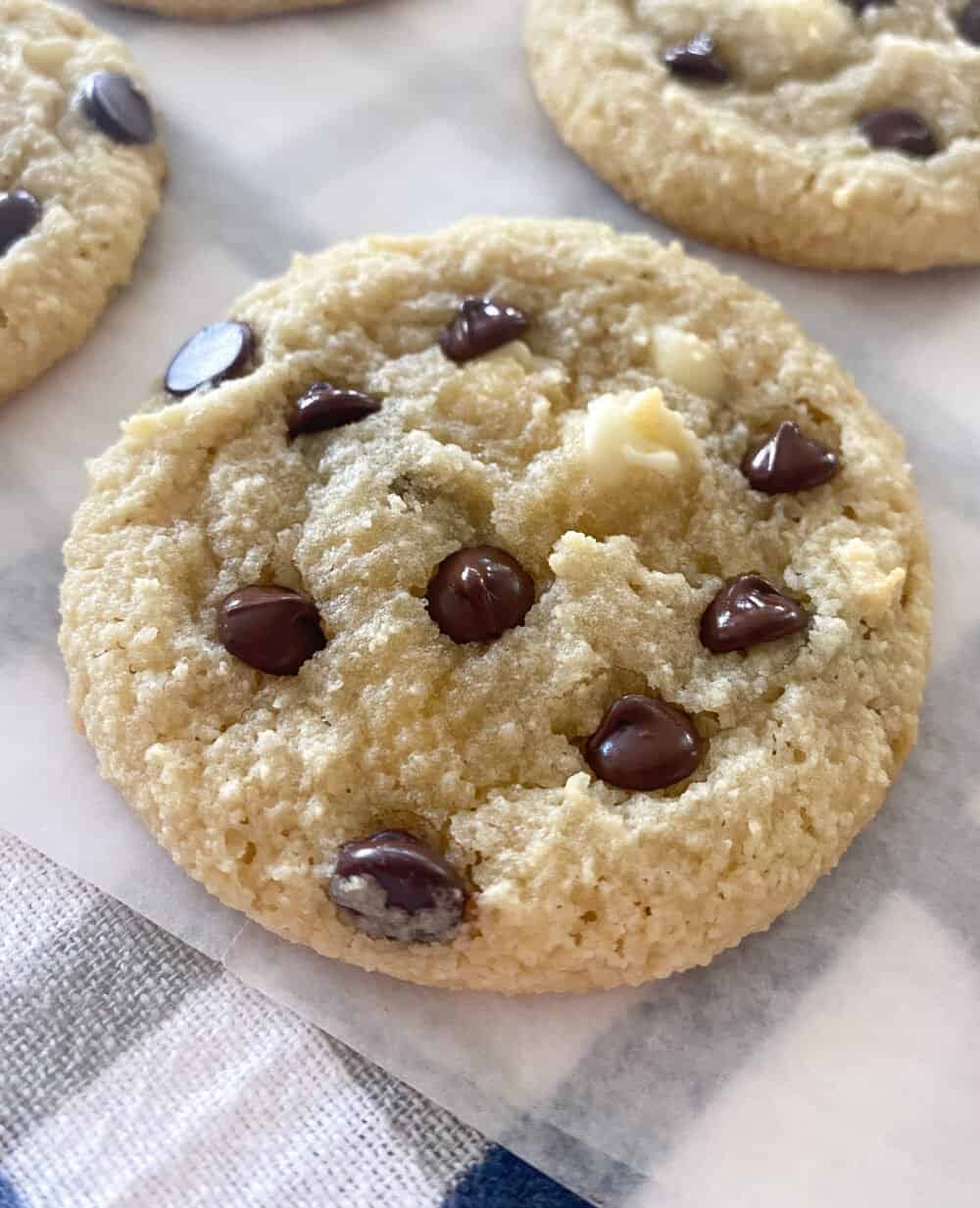 baked keto chocolate chip cookies
