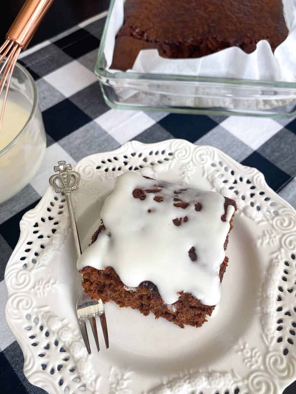 iced gingerbread cake