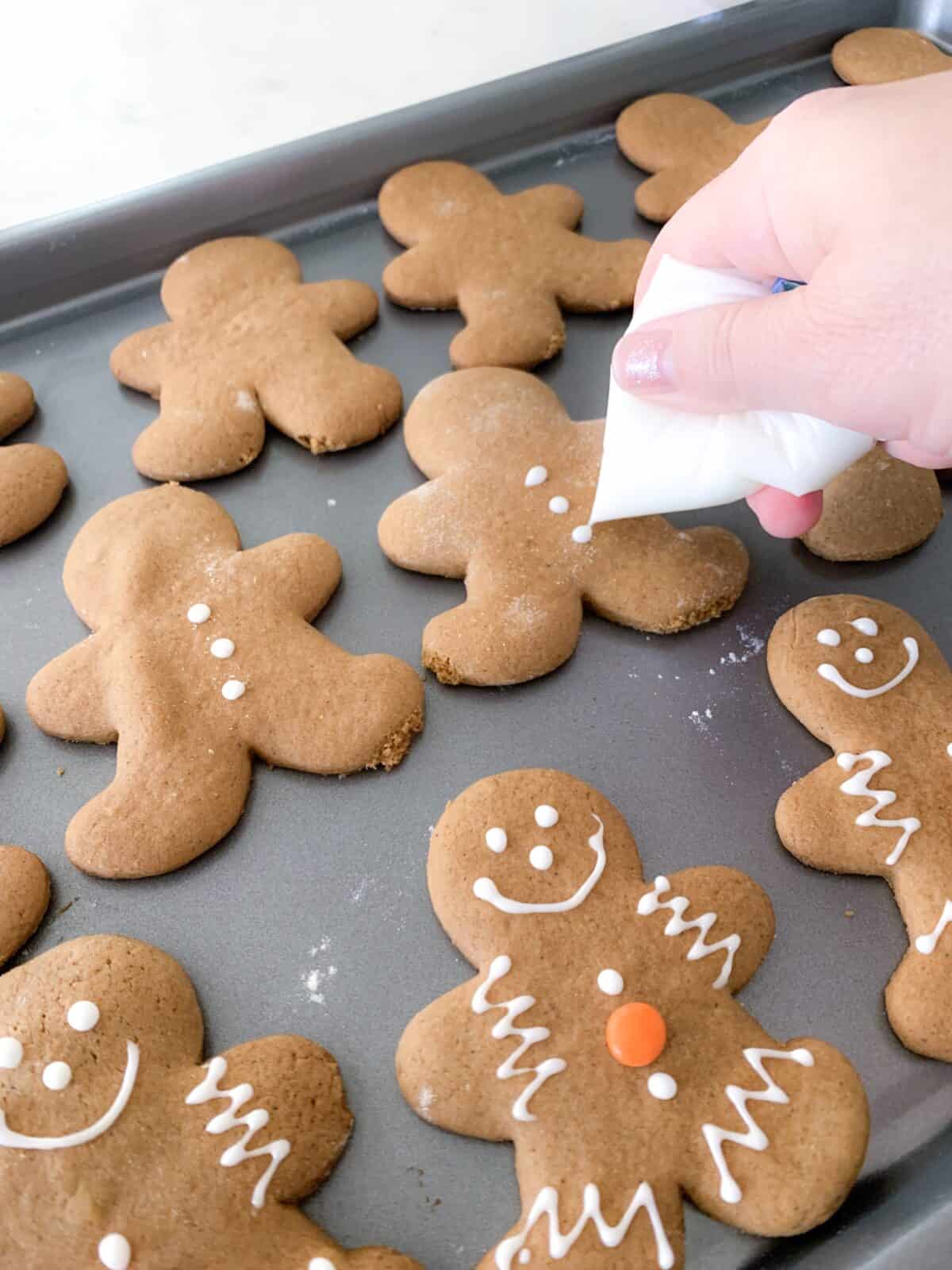 frosting gingerbread man cookies