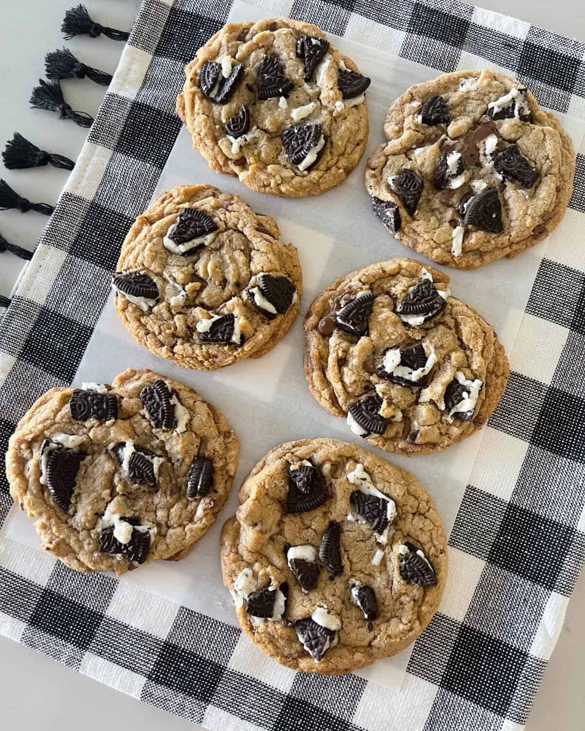 brown butter oreo cookie recipe on plate