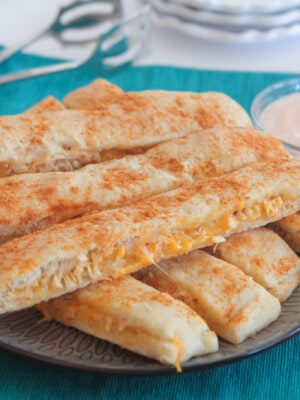 breadstick recipe on serving plate
