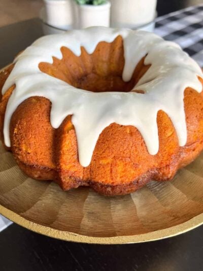 pumpkin bundt cake on cake stand