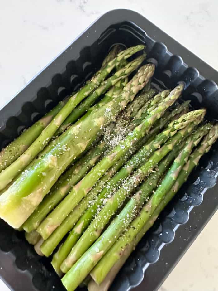 asparagus seasoned with salt and pepper