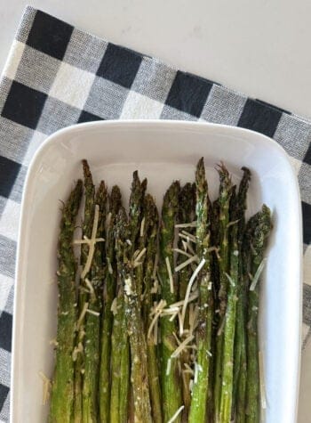 air fryer asparagus on serving tray