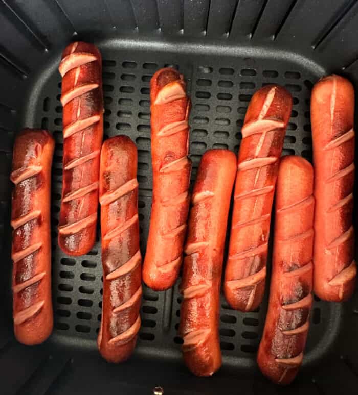 hot dogs cooked in air fryer basket